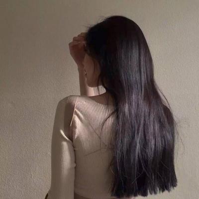 女生背影侧面气质微信头像图片