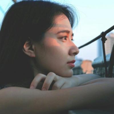 孤傲高冷霸气女生头像
