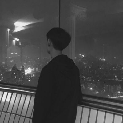 霸气十足的一男一女配对黑白情头