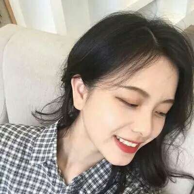 短发女生头像高冷真人图片