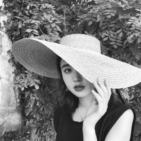 伤感微信头像女生高冷黑白图片