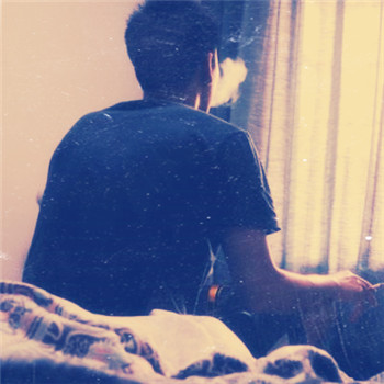 男生颓废抽烟背影头像