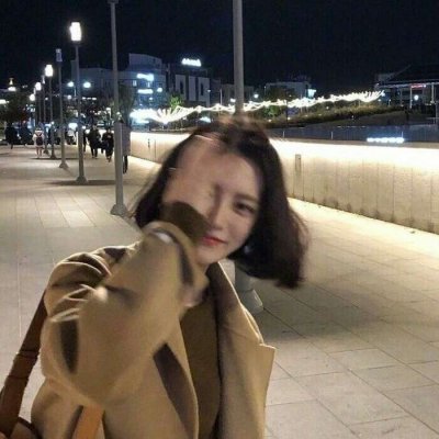 短发女生头像高冷真人图片