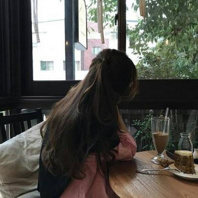 女生背影侧面气质微信头像图片