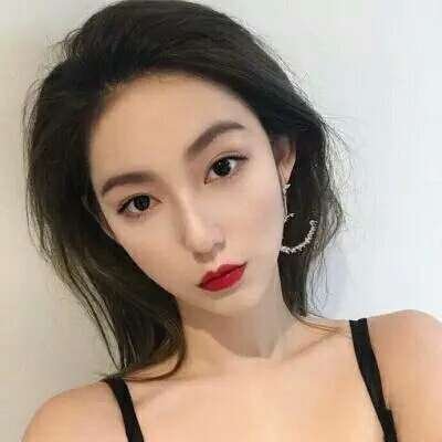 短发女生头像高冷真人图片