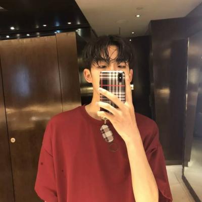 红色的头像图片男生帅气