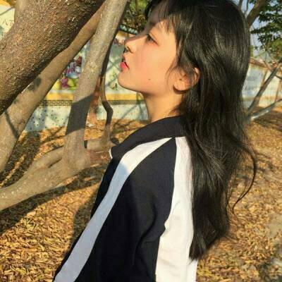 酷酷的女生真人头像