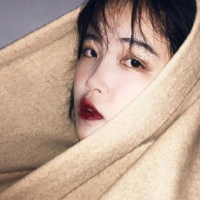 短头发女生头像原宿风