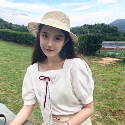 戴帽子的照片可爱女生头像