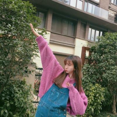 两张情侣真人创意头像一左一右