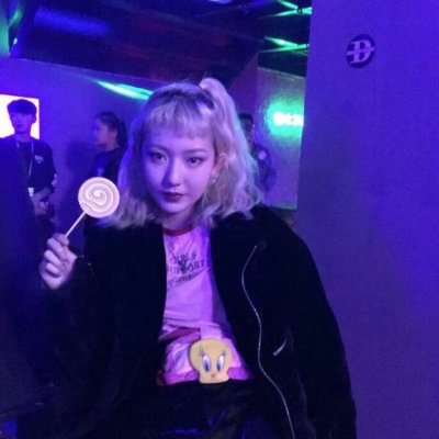 女生头像冷酷紫色高清图片