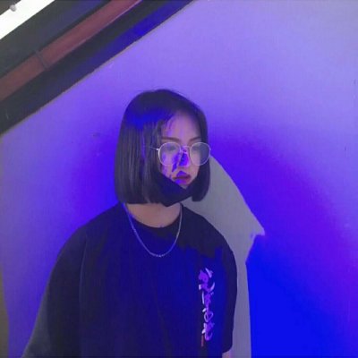 女生头像冷酷紫色高清图片