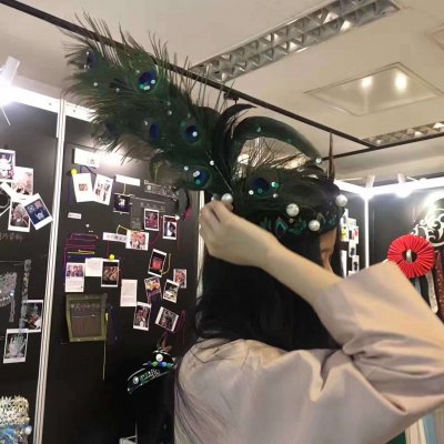 qq头像流行的潮流女生