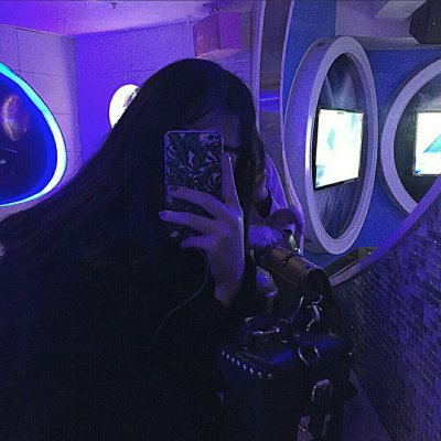 女生头像冷酷紫色高清图片