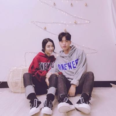 两张情侣真人创意头像一左一右