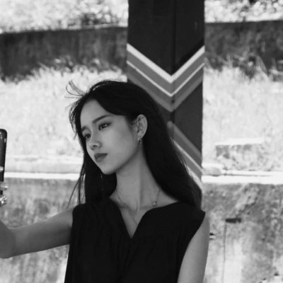 伤感头像女生冷淡黑白清晰真人图片