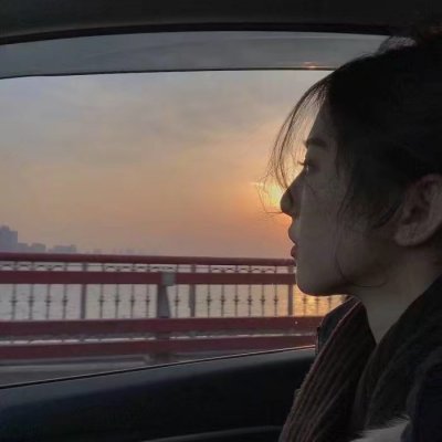 qq头像流行的潮流女生
