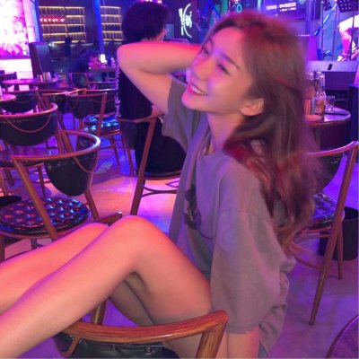女生头像冷酷紫色高清图片
