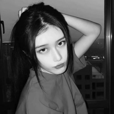 女头高冷霸气伤感黑白图片
