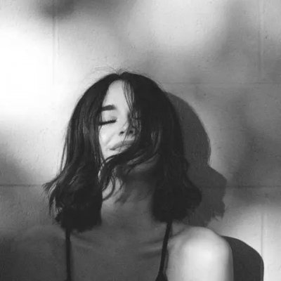 qq头像女生霸气高冷范黑白图片