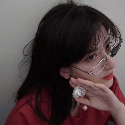 很酷的图片女生头像