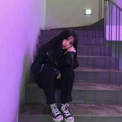 女生紫色系头像