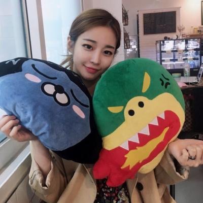 两张情侣真人创意头像一左一右