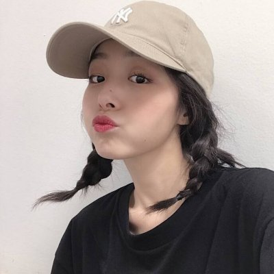 时尚气质女生戴帽子头像图片