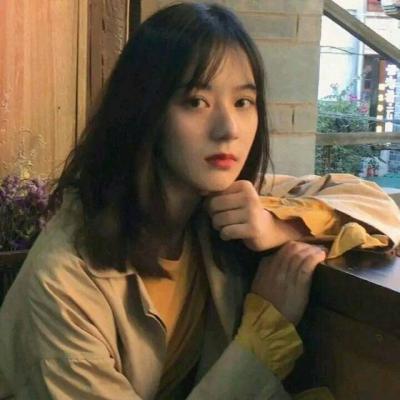 冷酷有深意的女生头像
