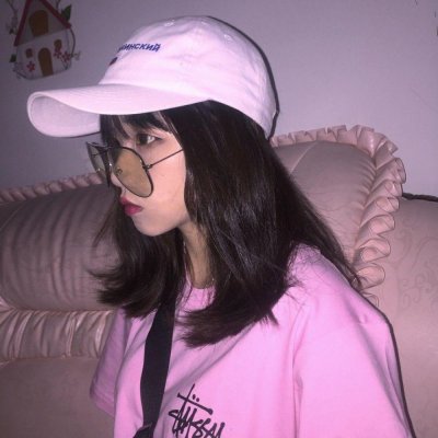 带帽子的女生头像超拽图片