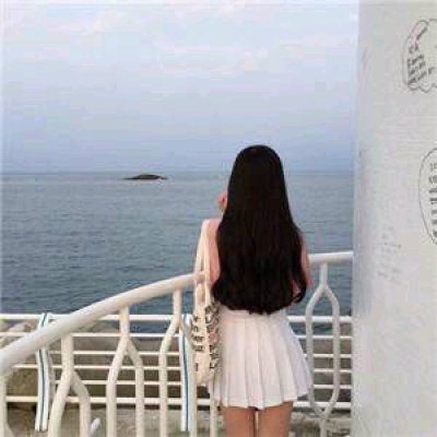 美女海边风景微信头像图片