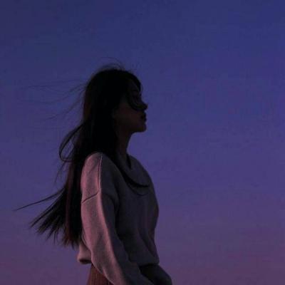 冷酷有深意的女生头像