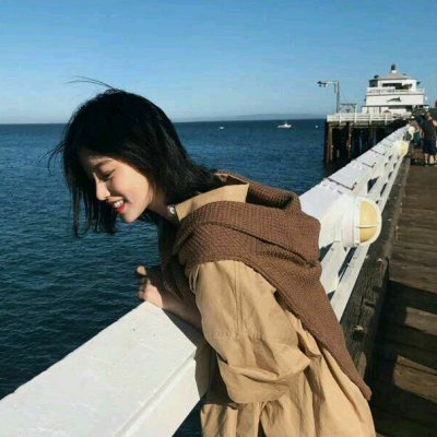 美女海边风景微信头像图片