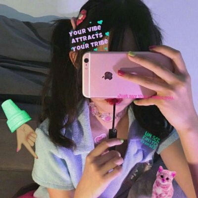 女生手机挡脸头像