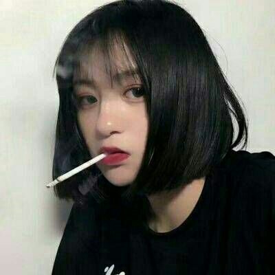 女生头像霸气高冷抽烟