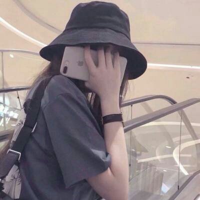 女生手机挡脸头像
