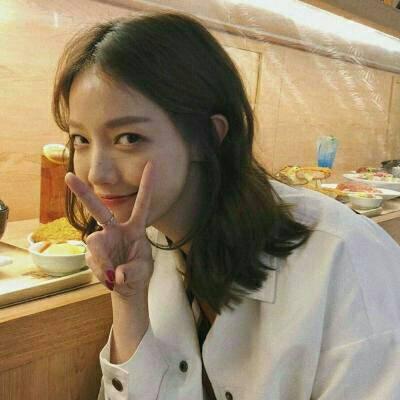 可爱女生嘟嘴真实头像