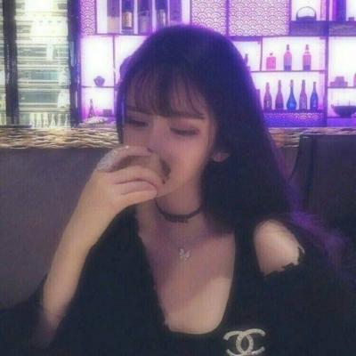 冷酷有深意的女生头像