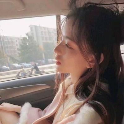 冷酷有深意的女生头像