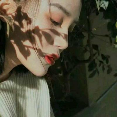 冷酷有深意的女生头像