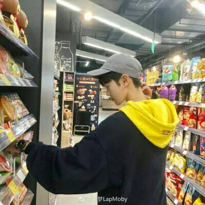 小哥哥头像真人超帅气图片