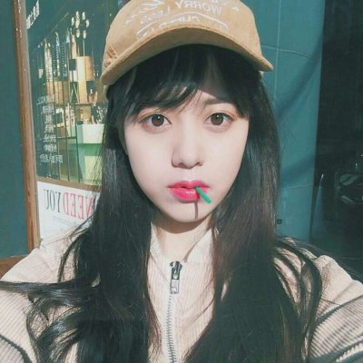 戴帽子女生头像唯美有气质图片