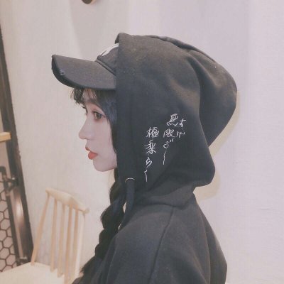戴帽子女生头像唯美有气质图片