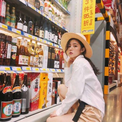 时尚气质女生戴帽子头像图片