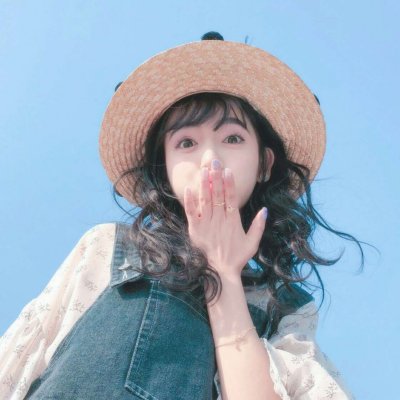 戴帽子女生头像唯美有气质图片