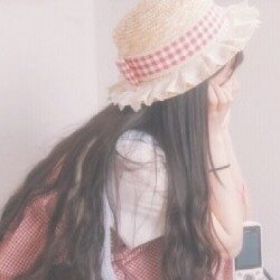 带帽子的女生头像超拽图片