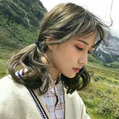 冷酷有深意的女生头像