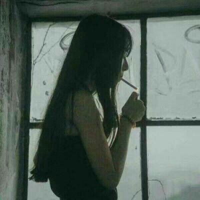 女生头像霸气高冷抽烟
