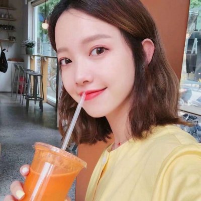 酷酷拽拽的女生短发微信头像图片