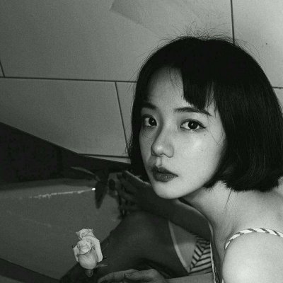 超好看丧女头像压抑